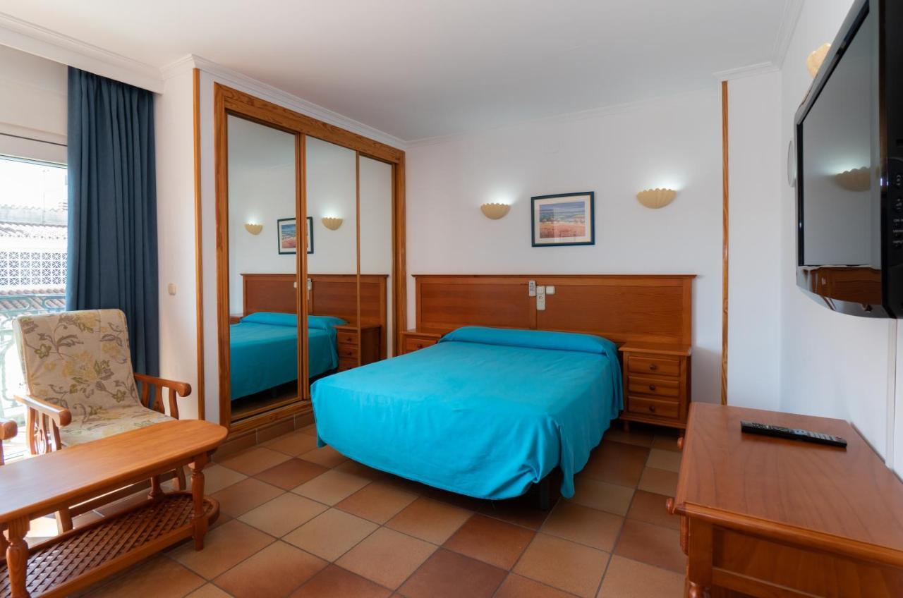 טורמולינוס Apartamentos Leonor Carihuela מראה חיצוני תמונה