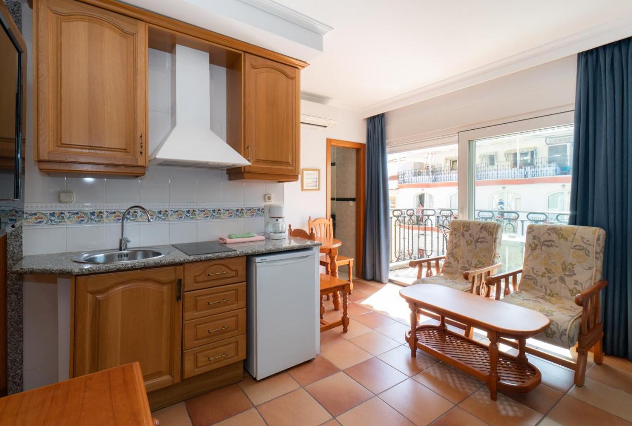 טורמולינוס Apartamentos Leonor Carihuela מראה חיצוני תמונה
