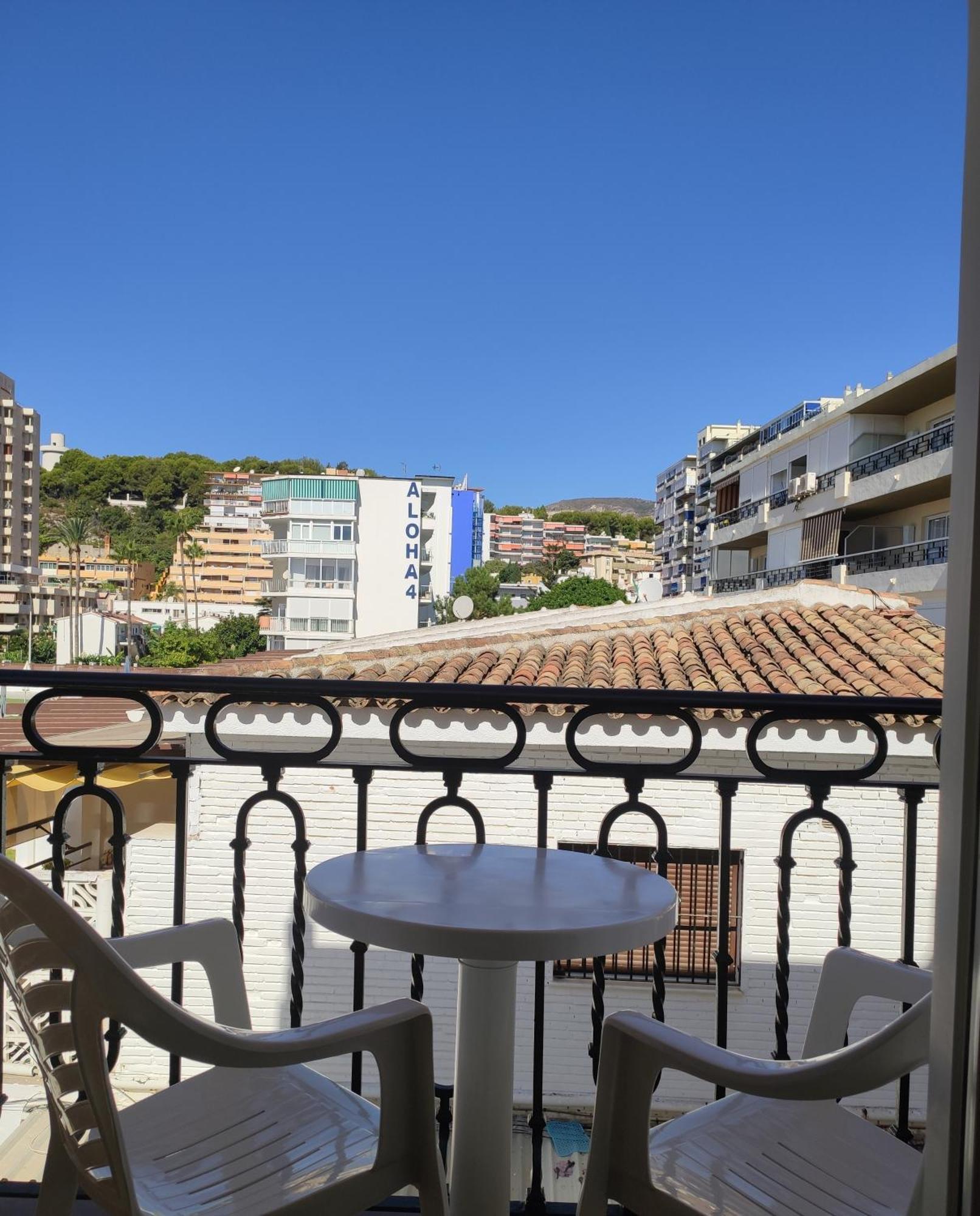 טורמולינוס Apartamentos Leonor Carihuela מראה חיצוני תמונה