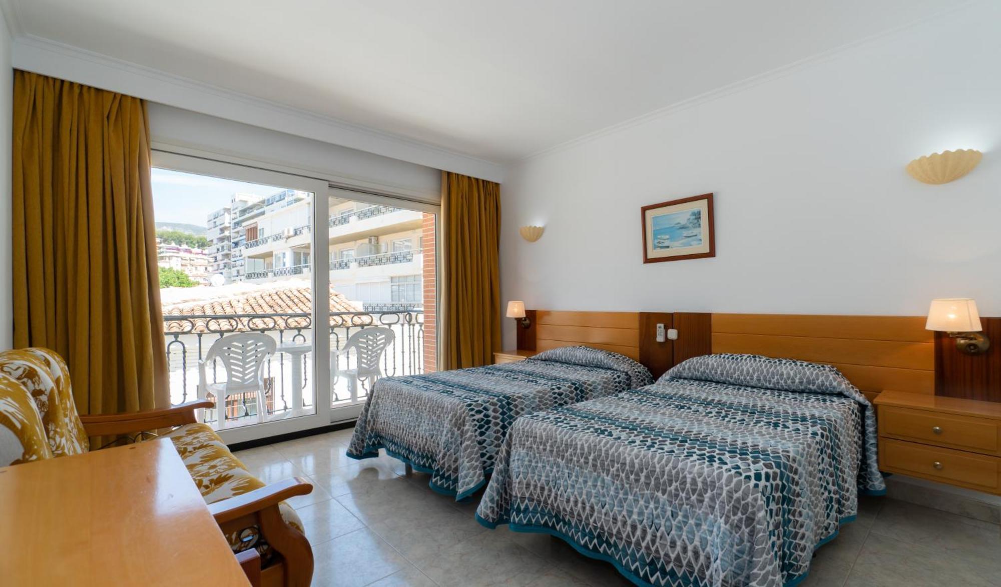 טורמולינוס Apartamentos Leonor Carihuela מראה חיצוני תמונה