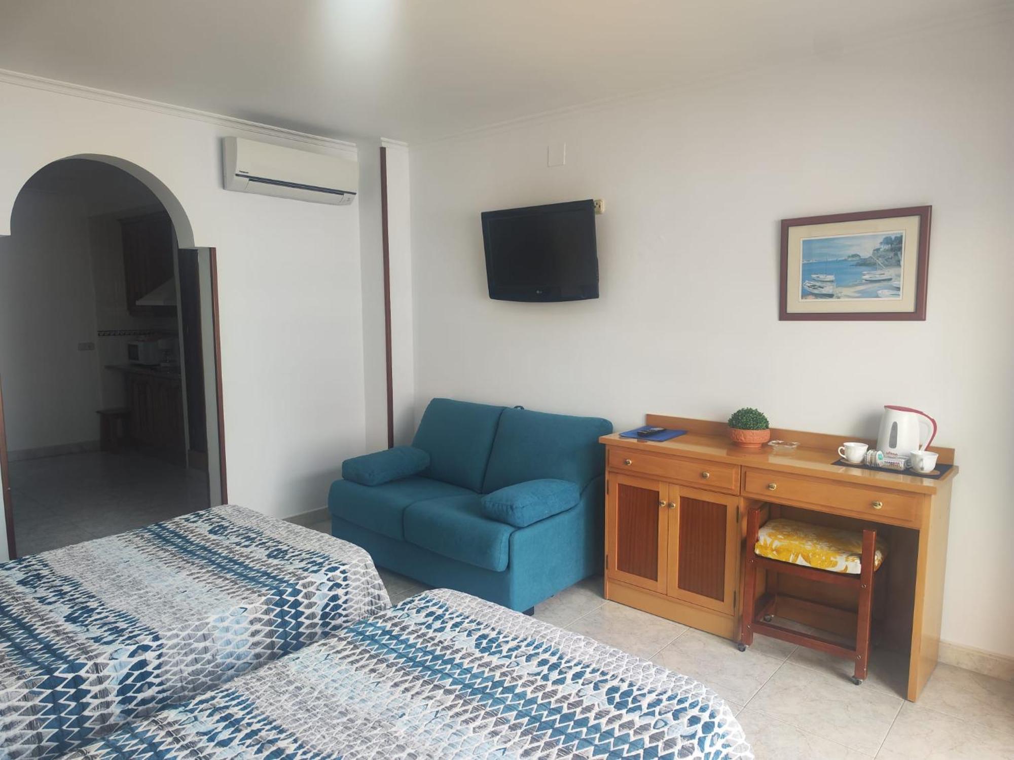 טורמולינוס Apartamentos Leonor Carihuela מראה חיצוני תמונה