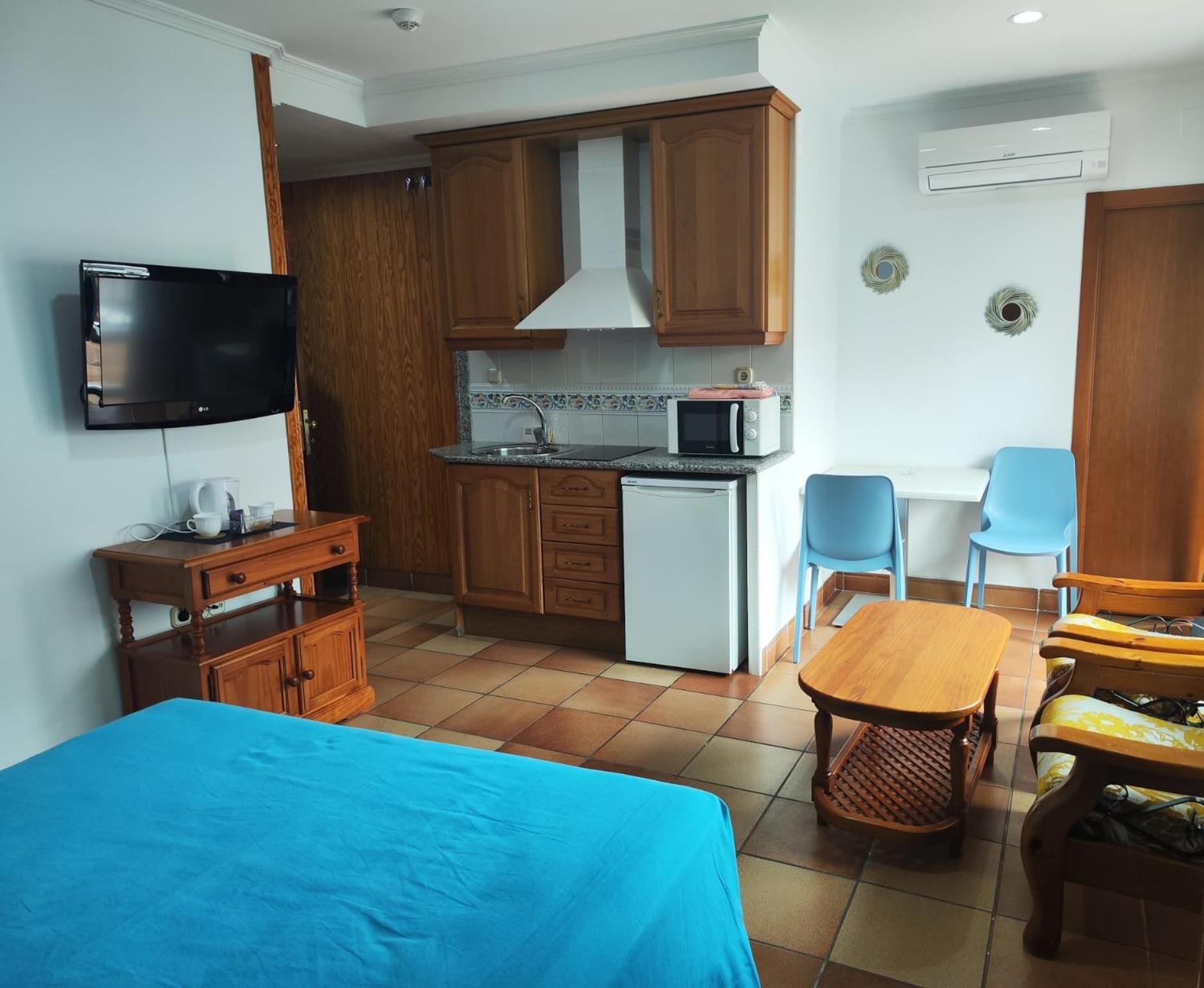 טורמולינוס Apartamentos Leonor Carihuela מראה חיצוני תמונה