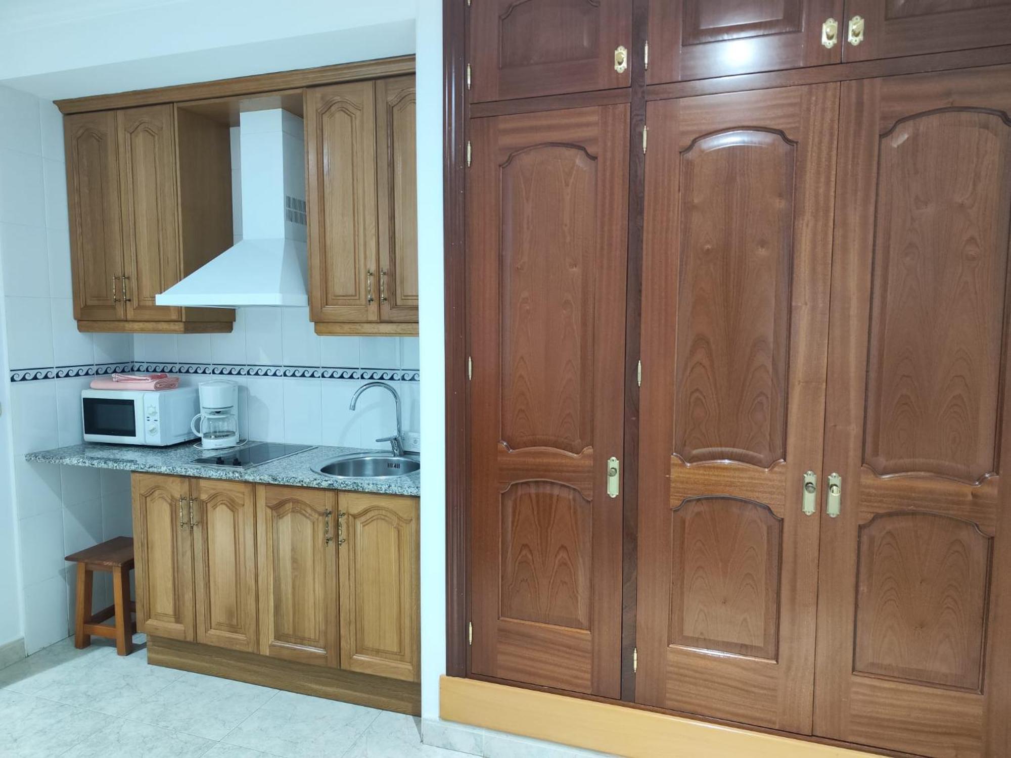 טורמולינוס Apartamentos Leonor Carihuela מראה חיצוני תמונה