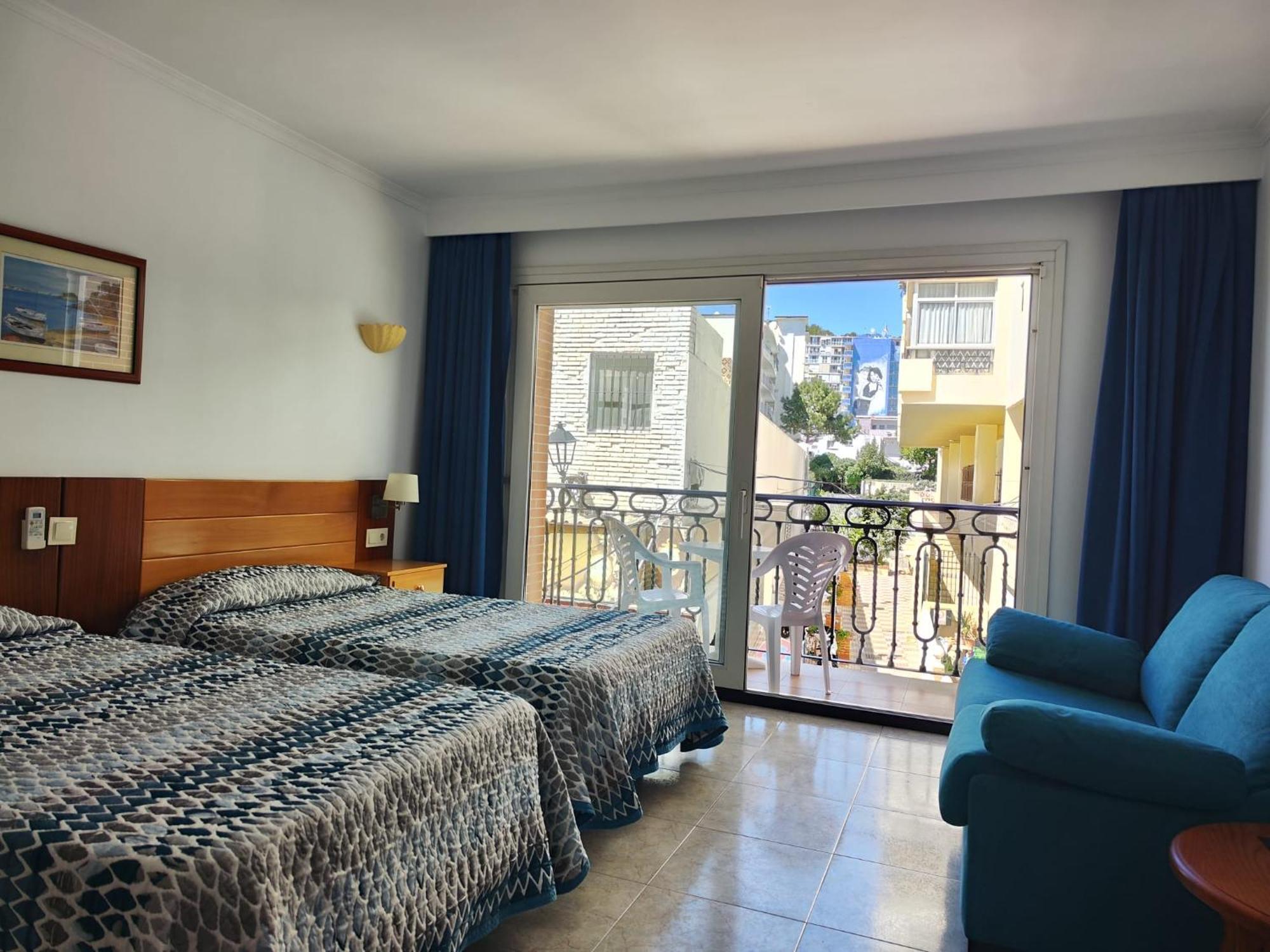 טורמולינוס Apartamentos Leonor Carihuela מראה חיצוני תמונה