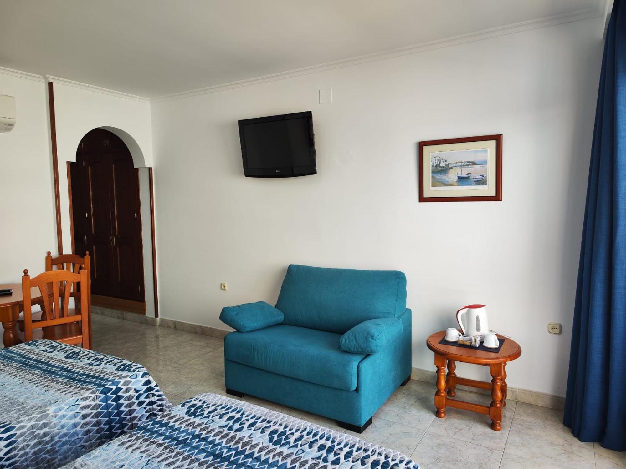 טורמולינוס Apartamentos Leonor Carihuela חדר תמונה