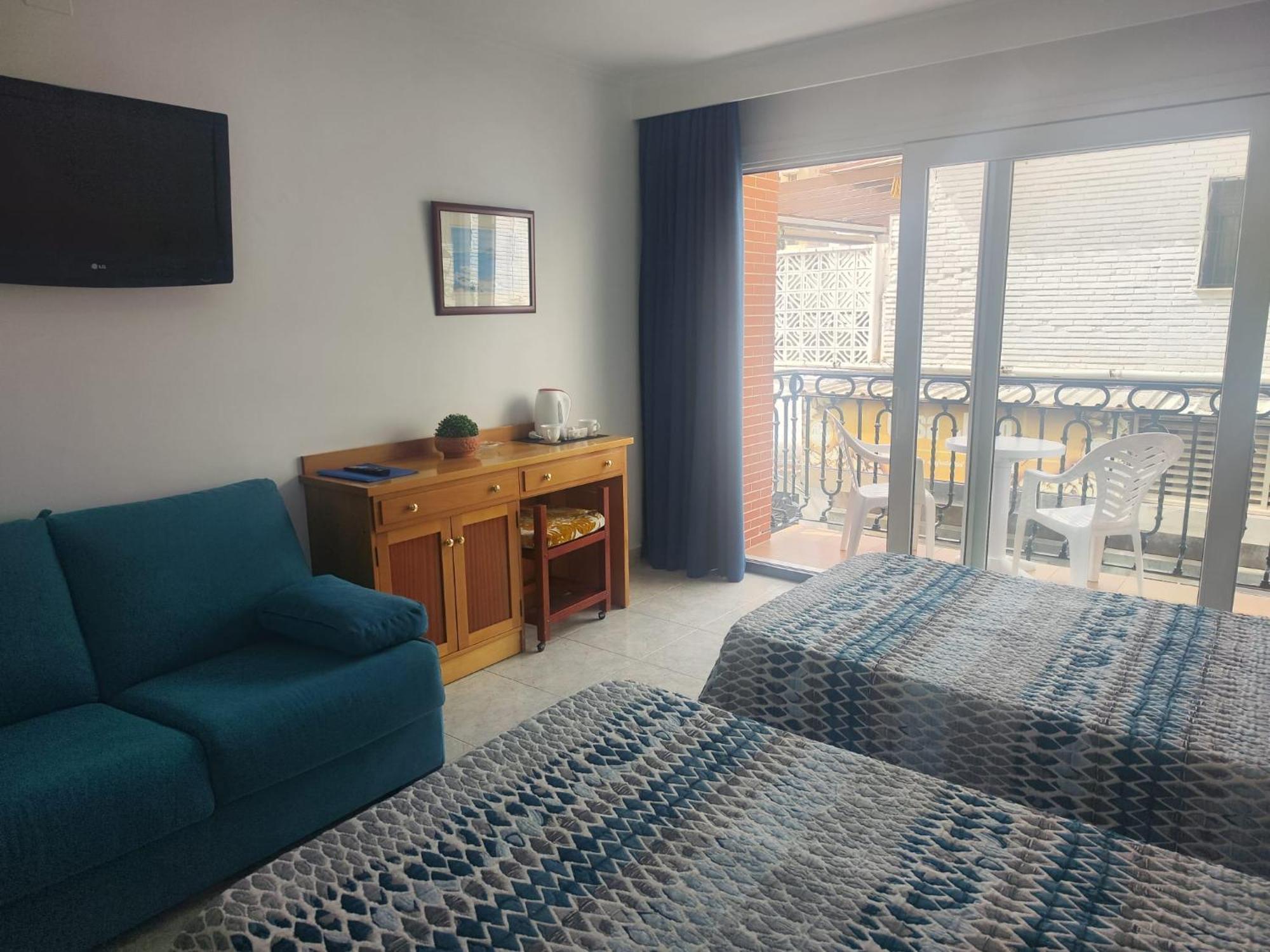 טורמולינוס Apartamentos Leonor Carihuela חדר תמונה