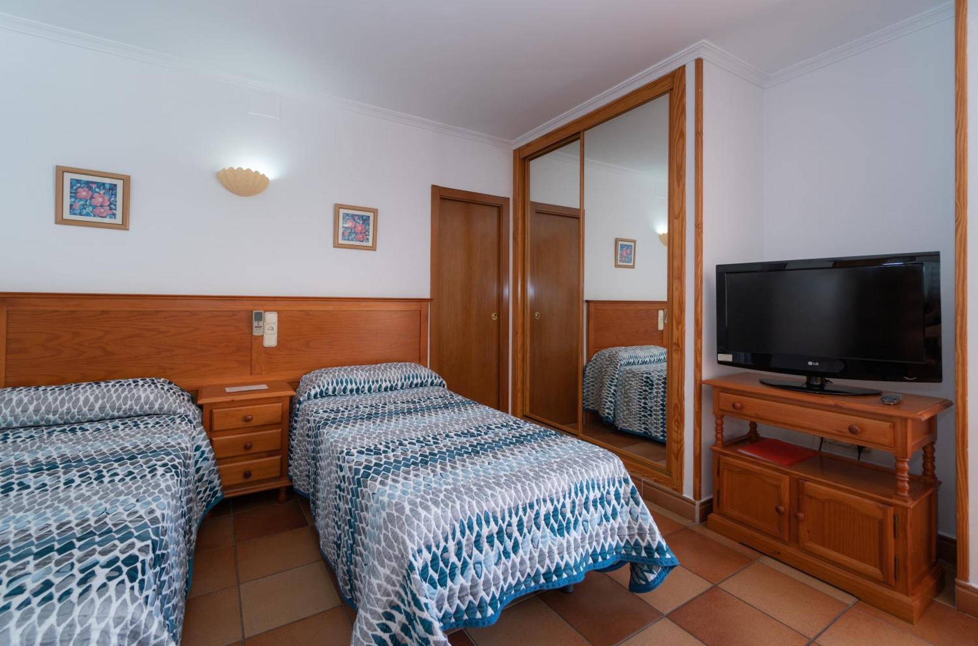 טורמולינוס Apartamentos Leonor Carihuela חדר תמונה